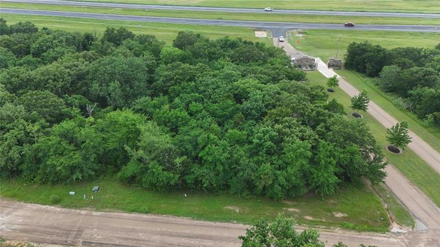 100 Oakridge Court, Mabank, TX 75147
