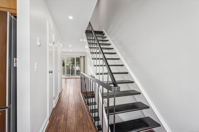 61 Rock Spring Road APT 37, Stamford, CT 06906