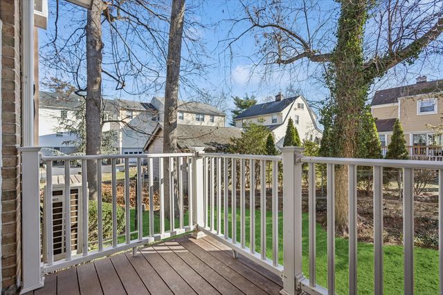 61 Rock Spring Road APT 37, Stamford, CT 06906