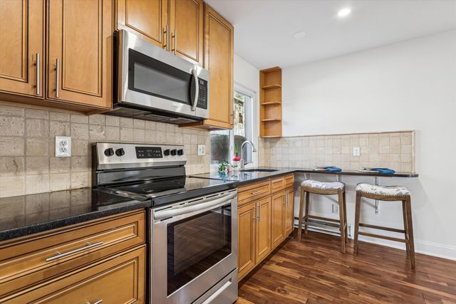 61 Rock Spring Road APT 37, Stamford, CT 06906