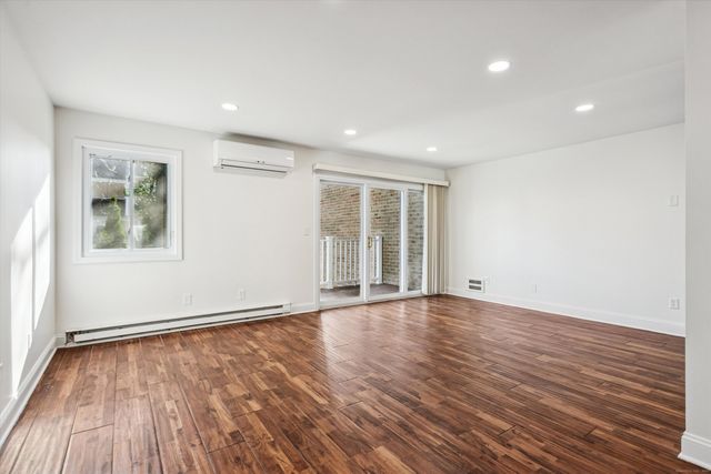 61 Rock Spring Road APT 37, Stamford, CT 06906