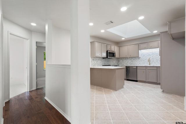 541 Frederick Cir, Flint, TX 75762