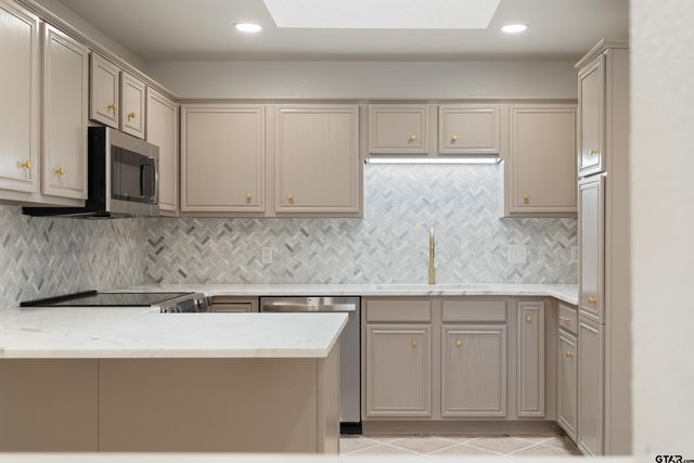 541 Frederick Cir, Flint, TX 75762