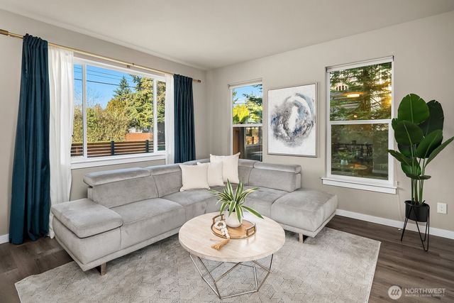 4802 236th Street SW, Mountlake Terrace, WA 98043