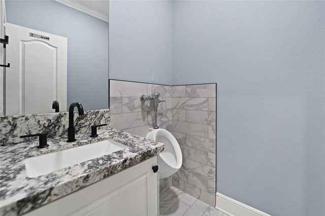 11173 County Road 302, Plantersville, TX 77363
