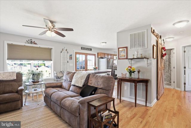 302 DICKENSON DRIVE, Inwood, WV 25428