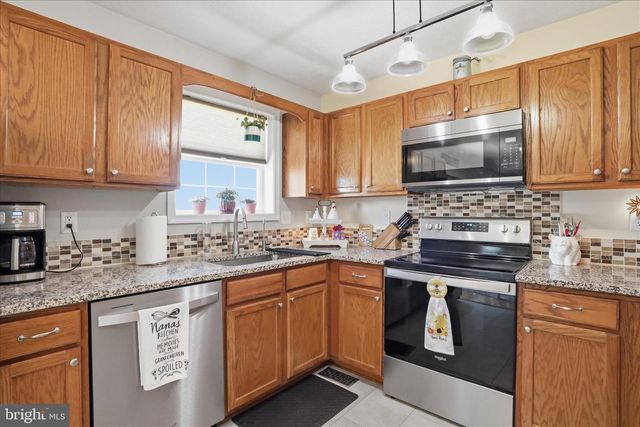 302 DICKENSON DRIVE, Inwood, WV 25428