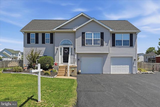 302 DICKENSON DRIVE, Inwood, WV 25428