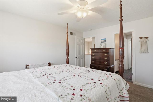 302 DICKENSON DRIVE, Inwood, WV 25428