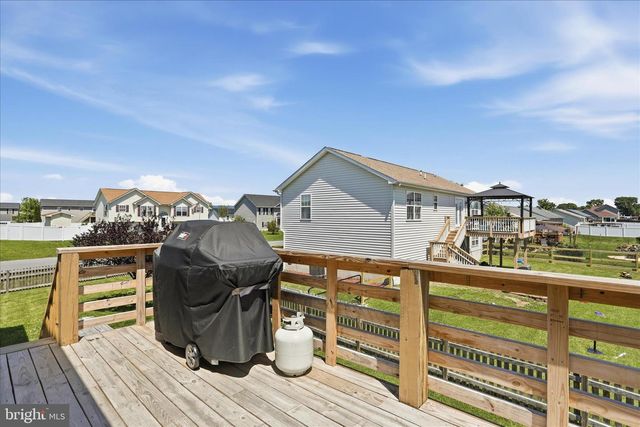 302 DICKENSON DRIVE, Inwood, WV 25428