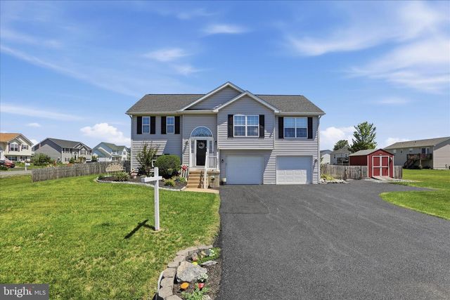 302 DICKENSON DRIVE, Inwood, WV 25428