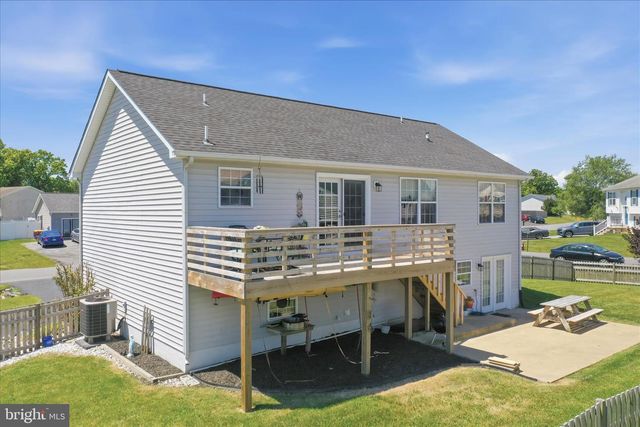 302 DICKENSON DRIVE, Inwood, WV 25428