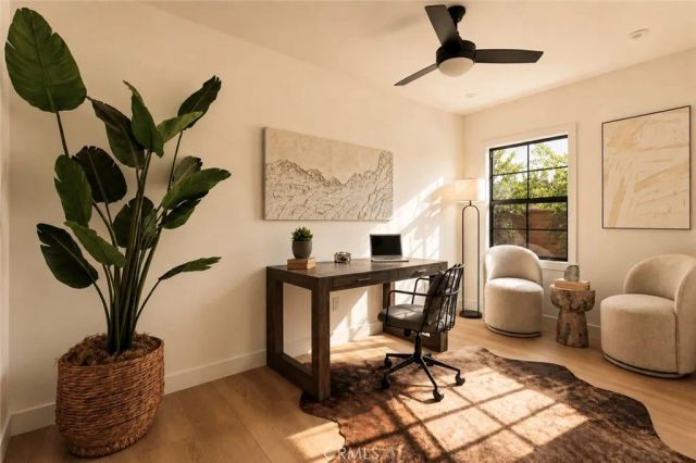 584 N Plymouth, Los Angeles, CA 90004