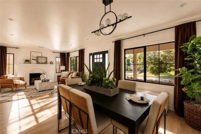 584 N Plymouth, Los Angeles, CA 90004