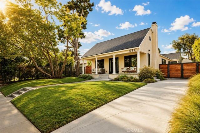 584 N Plymouth, Los Angeles, CA 90004