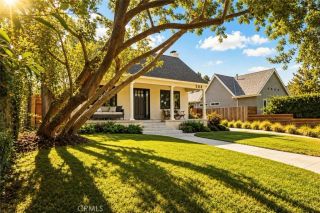 584 N Plymouth, Los Angeles, CA 90004
