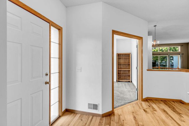 2394 Beech Street W, Rosemount, MN 55068