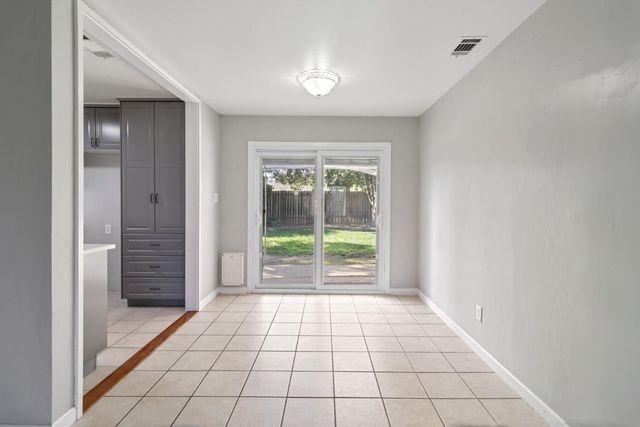 4930 71st St, Sacramento, CA 95820