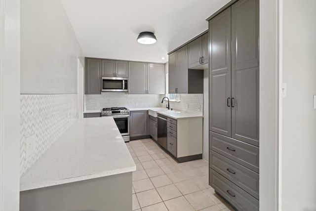 4930 71st St, Sacramento, CA 95820