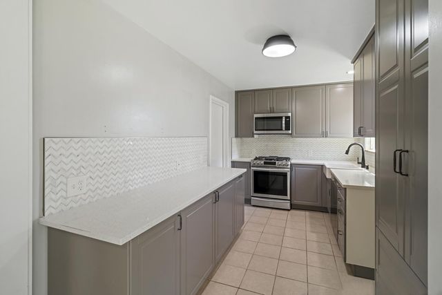 4930 71st St, Sacramento, CA 95820