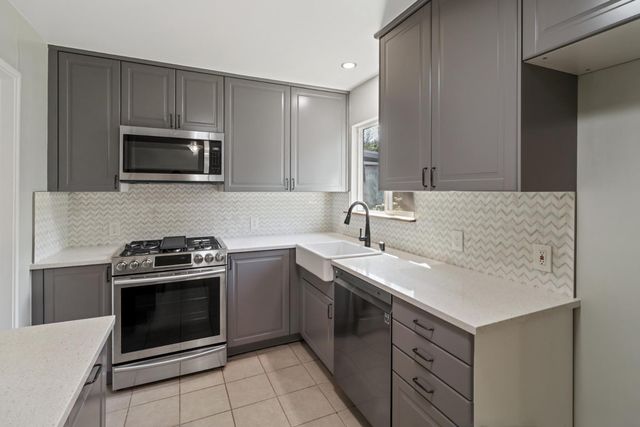 4930 71st St, Sacramento, CA 95820