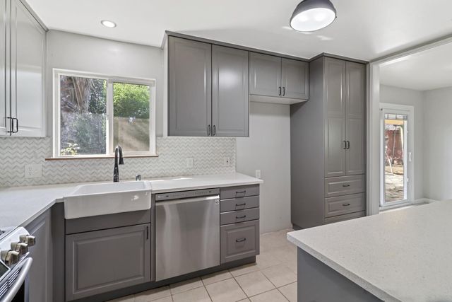 4930 71st St, Sacramento, CA 95820