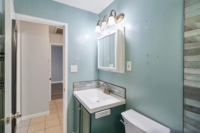 4930 71st St, Sacramento, CA 95820