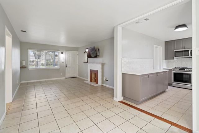 4930 71st St, Sacramento, CA 95820