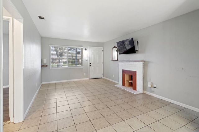 4930 71st St, Sacramento, CA 95820