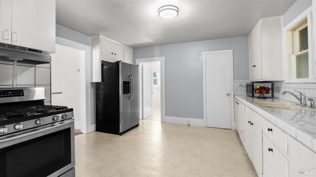 125 Kendal St, Vacaville, CA 95688