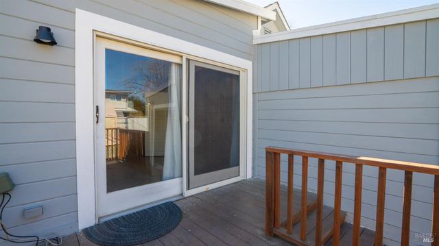 125 Kendal St, Vacaville, CA 95688