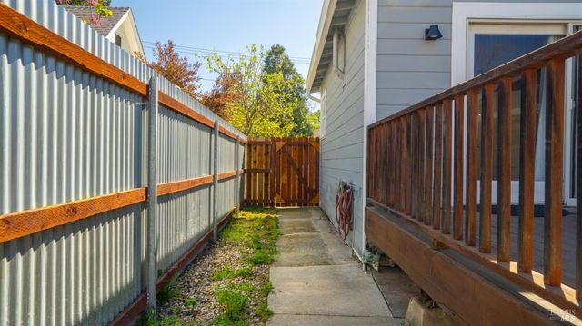 125 Kendal St, Vacaville, CA 95688