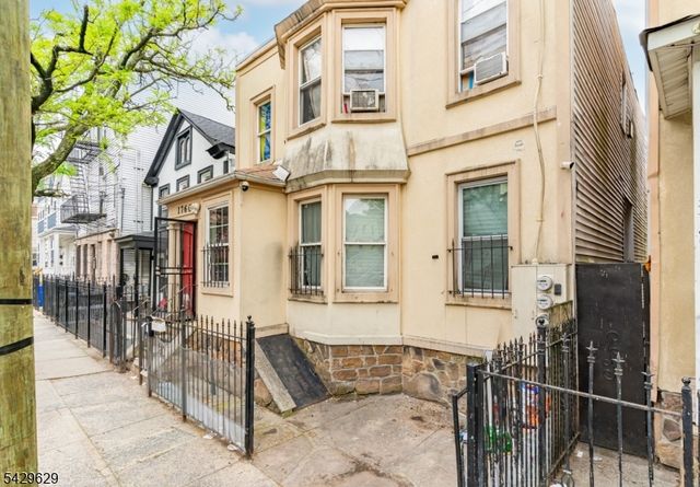 176 Parker St, Newark City, NJ 07104