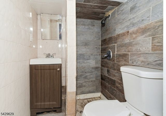 176 Parker St, Newark City, NJ 07104