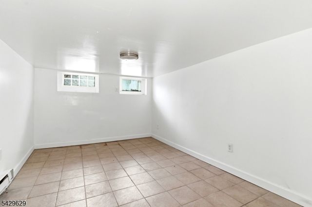 176 Parker St, Newark City, NJ 07104