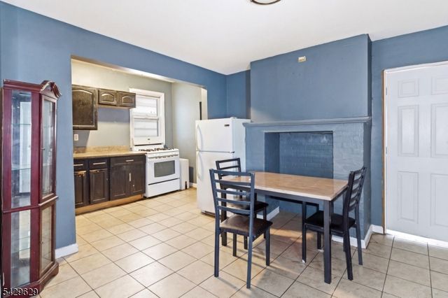 176 Parker St, Newark City, NJ 07104