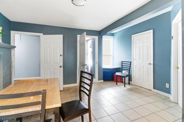 176 Parker St, Newark City, NJ 07104