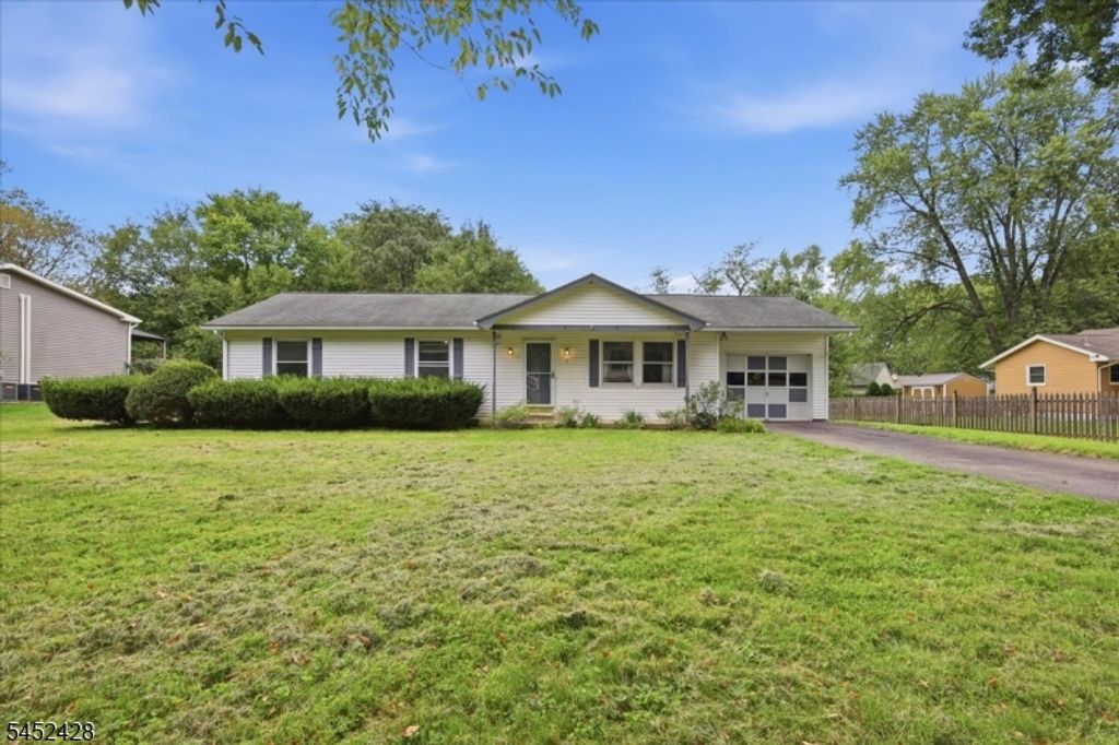 2 Warren Pl, Belvidere Twp., NJ 07823