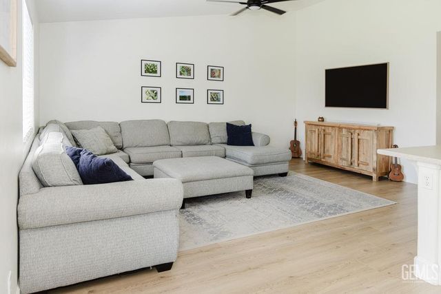 12325 High Country Drive, Bakersfield, CA 93312