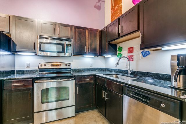 1401 S Flores St Apt 206, San Antonio, TX 78204