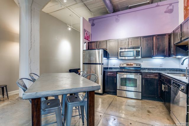 1401 S Flores St Apt 206, San Antonio, TX 78204