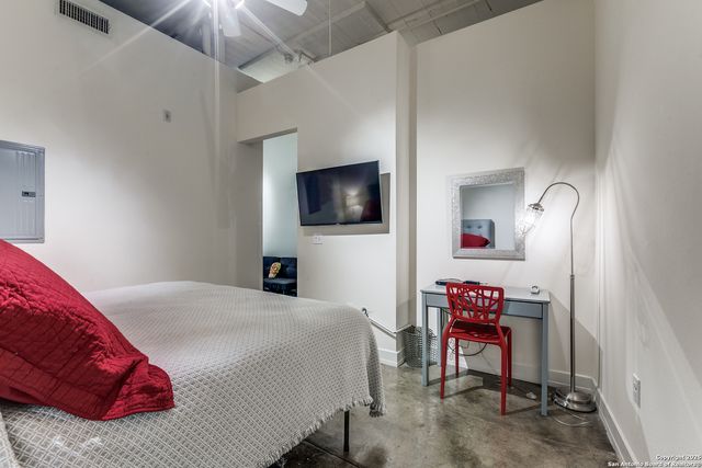 1401 S Flores St Apt 206, San Antonio, TX 78204