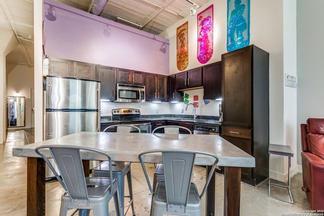 1401 S Flores St Apt 206, San Antonio, TX 78204