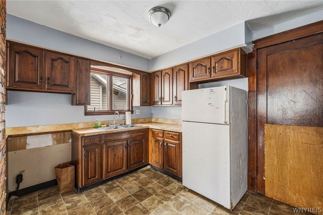 2000 La Salle Avenue, Niagara Falls, NY 14301