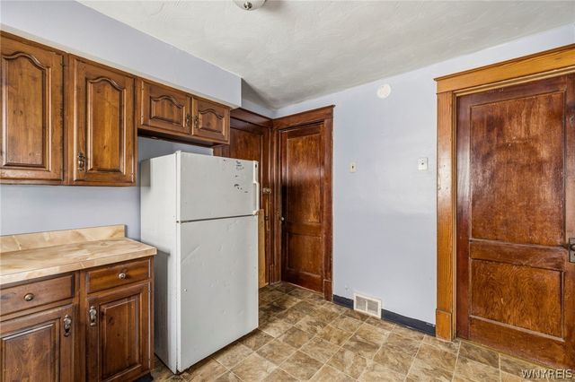2000 La Salle Avenue, Niagara Falls, NY 14301