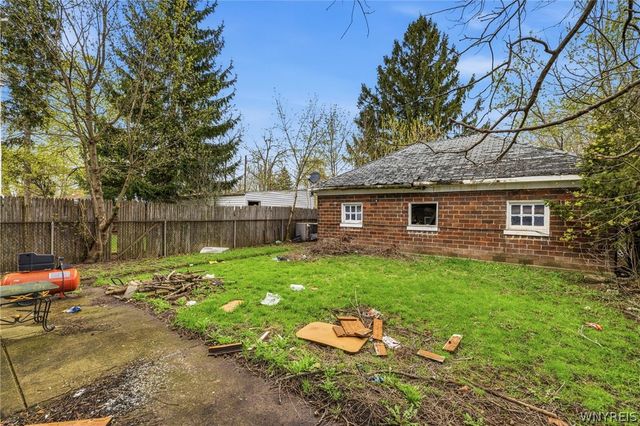 2000 La Salle Avenue, Niagara Falls, NY 14301