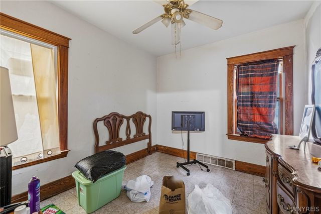 2000 La Salle Avenue, Niagara Falls, NY 14301