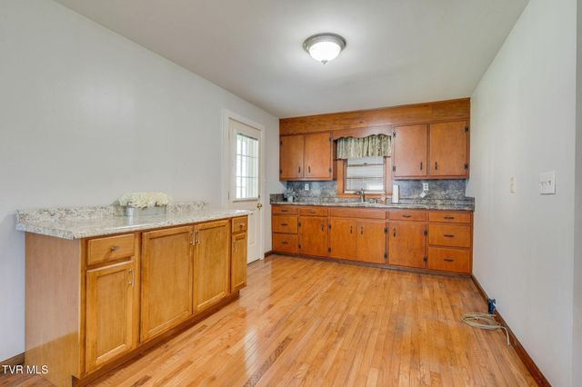 119 Liberty Hollow Road, Elizabethton, TN 37643