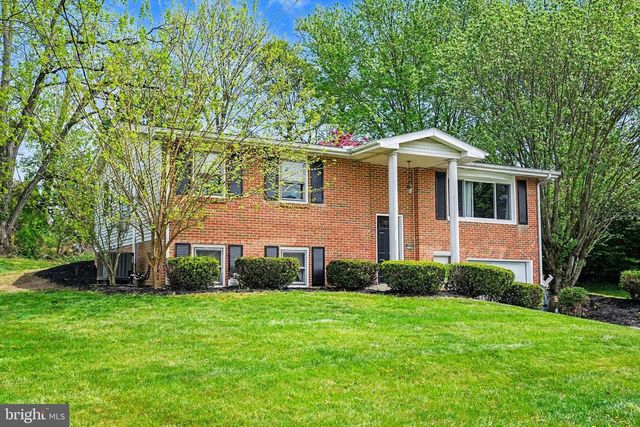 1205 MALLARD RD, Camp Hill, PA 17011