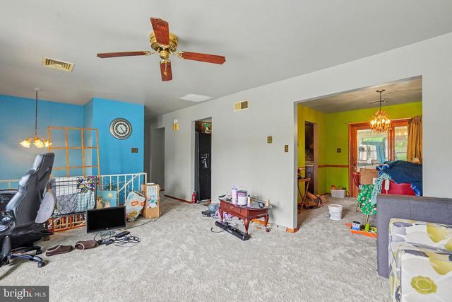 1205 MALLARD RD, Camp Hill, PA 17011